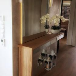 półka w przedpokoju